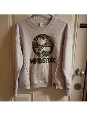2/$10 Time And Tru Woodstock Graphic Sweatshirt XS